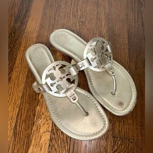 New cute Tory Burch sandals!! Silver and size 8.5.